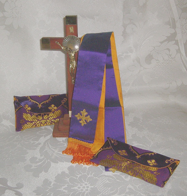 Silk Confessional Stole with matching carry case