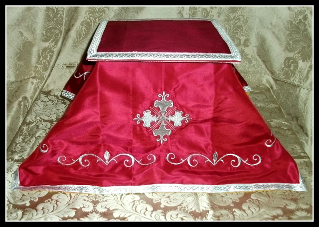 Embroidered Silk Chalice Veil with matching Burse